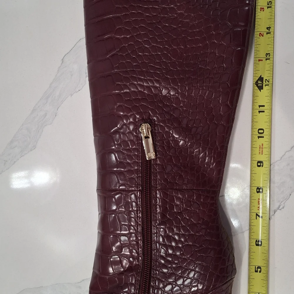 💋Jennifer Lopez  Boots .Elegant Burgundy Croc-Embossed Knee-High Boots💋 - Picture 6 of 12